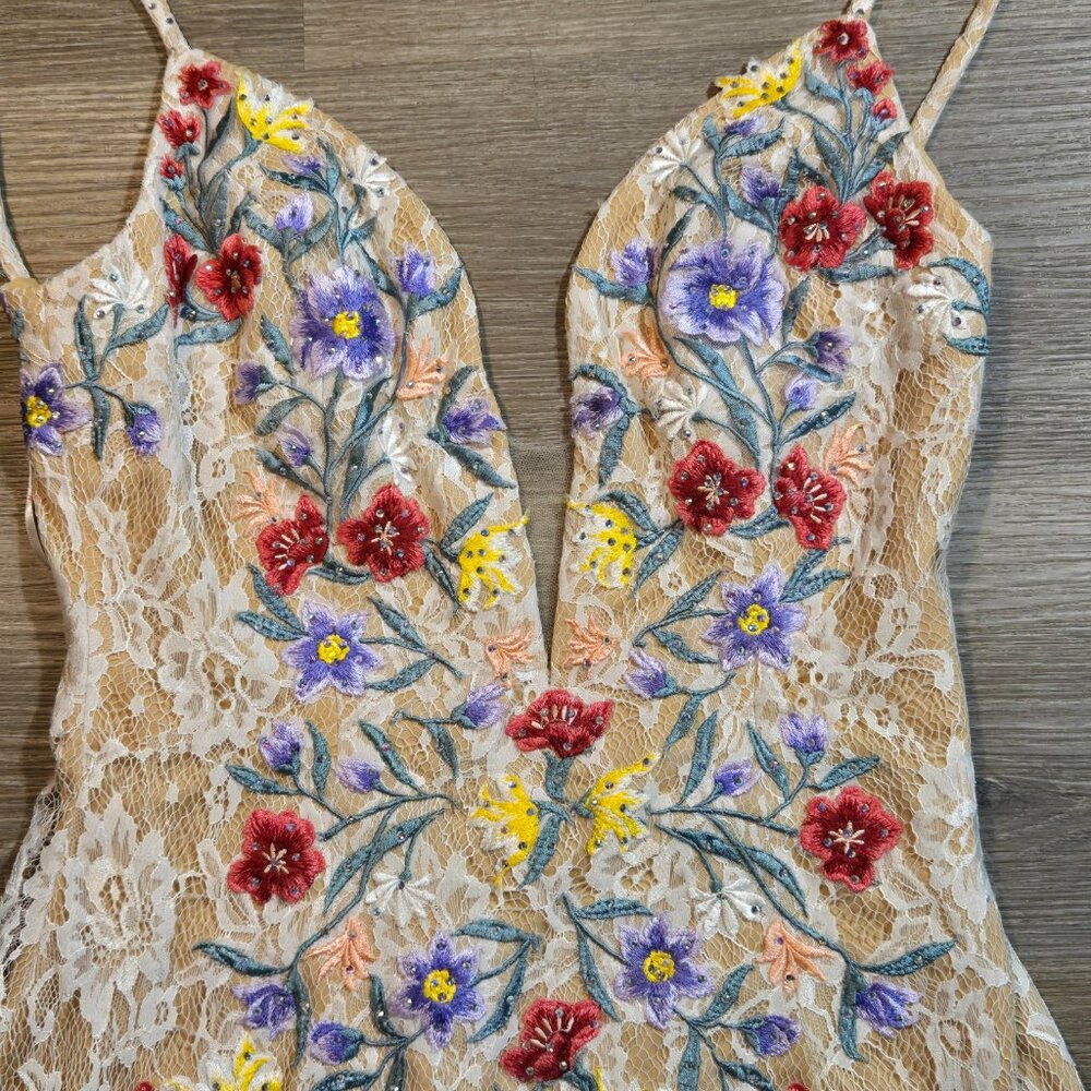 Jovani Floral Embroidered Mini Dress Size 10 Plunge Neckline Sequins All Over - Picture 3 of 13